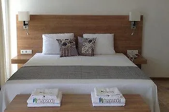 Otel Rhapsody