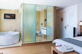 Szálloda Rhapsody 4*