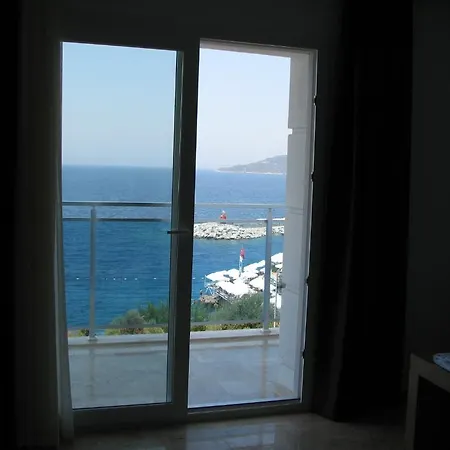 Rhapsody Otel 4*