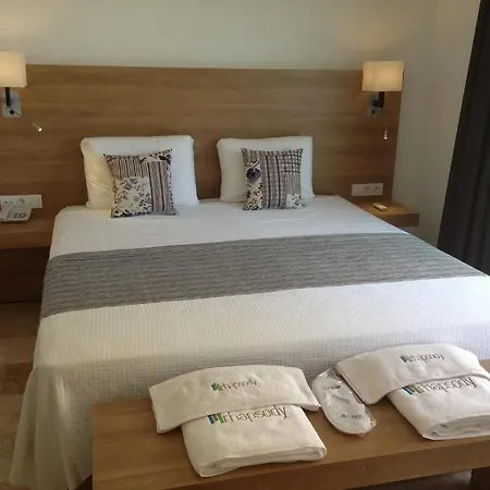 Hotel Rhapsody